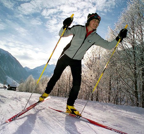 Аренда: Беговые лыжи для конькового хода (SNS Pilot)